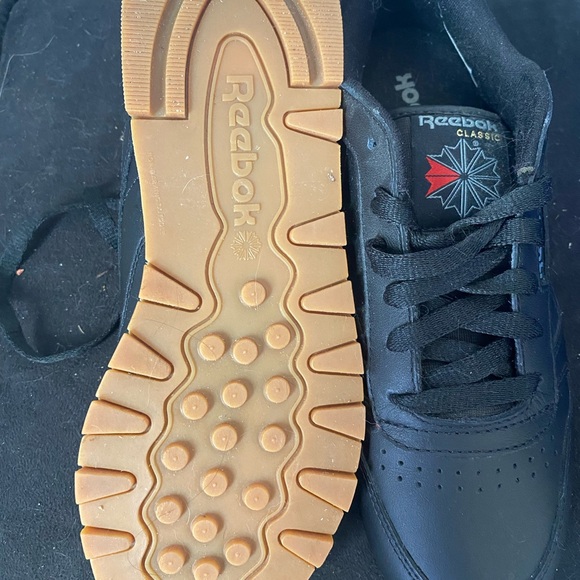 Reebok Classic trainers, black. Size 7.5 - Picture 2 of 3